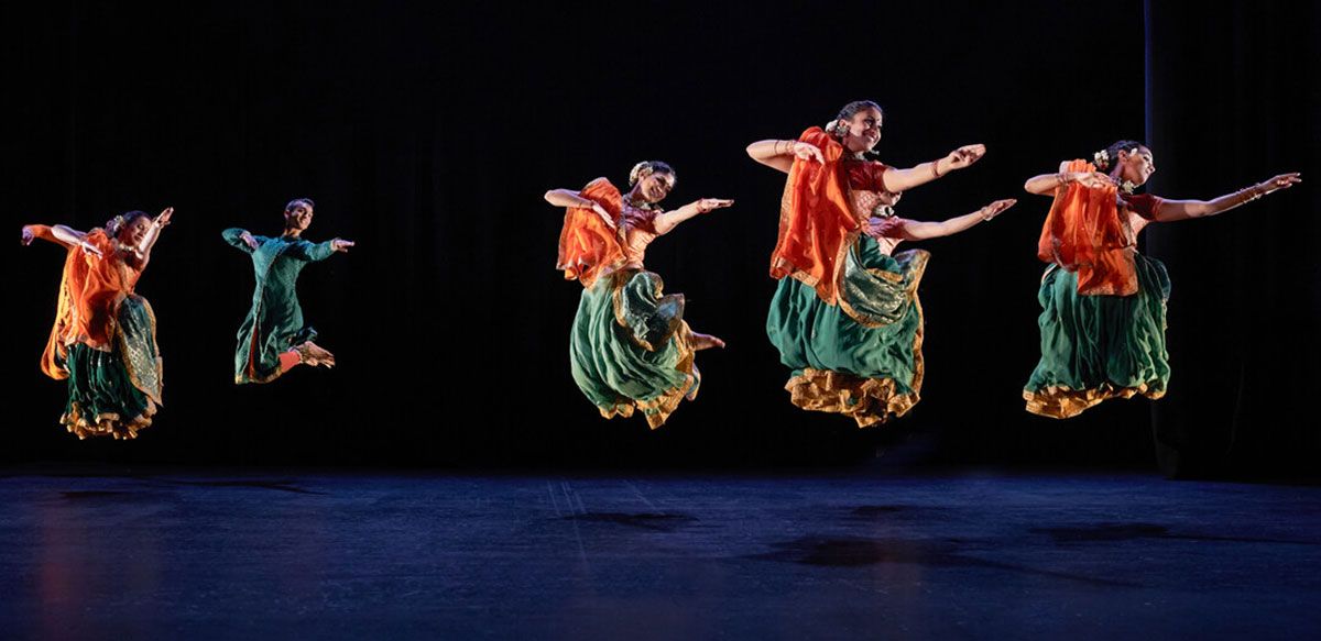 Pagrav Dance Company in ‘Aunusthan’. © Simon Richardson