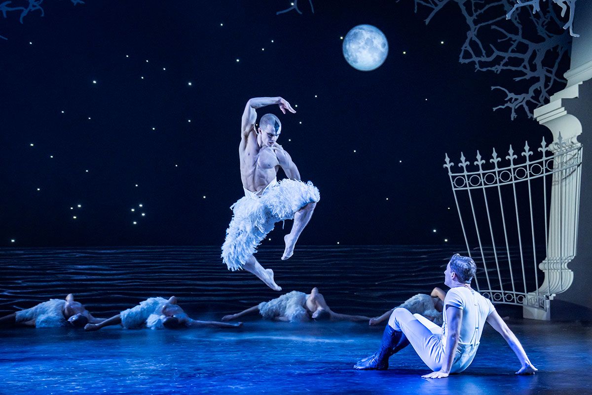 Harrison Dowzell (The Swan) and James Lovell (The Prince) in Matthew Bourne’s ‘Swan Lake’. © Johan Persson.