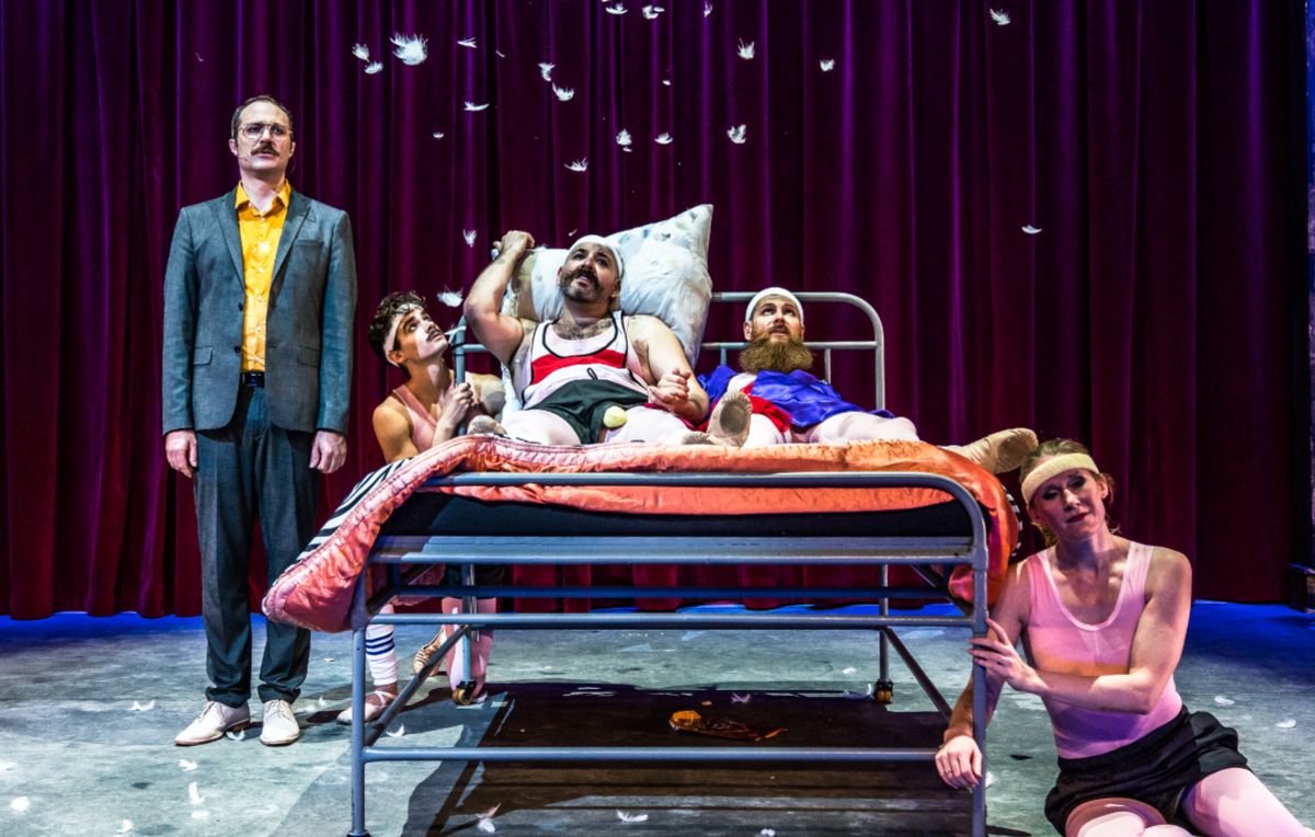 Robert M. Johanson, Bence Mezei, Ilan Bachrach, Gabel Eiben and Tale Dolven in Nature Theater of Oklahoma’s ‘No President’. © Heinrich Brinkmöller-Becker.