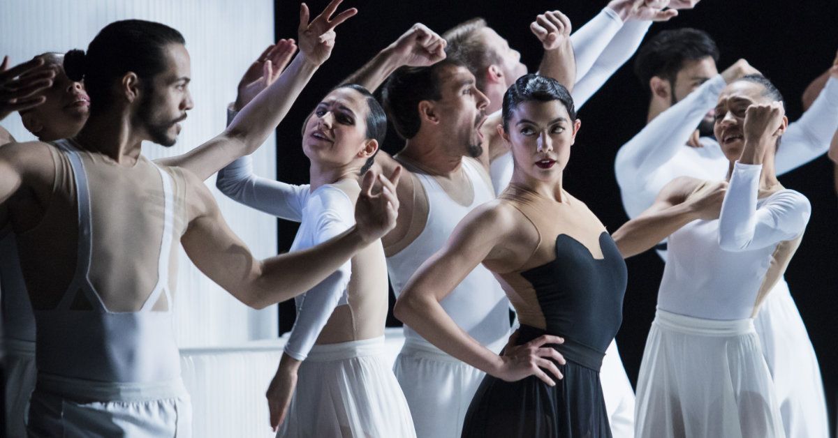 Ballet Hispánico in “CARMEN.maquia”. © Marius Fiskum.