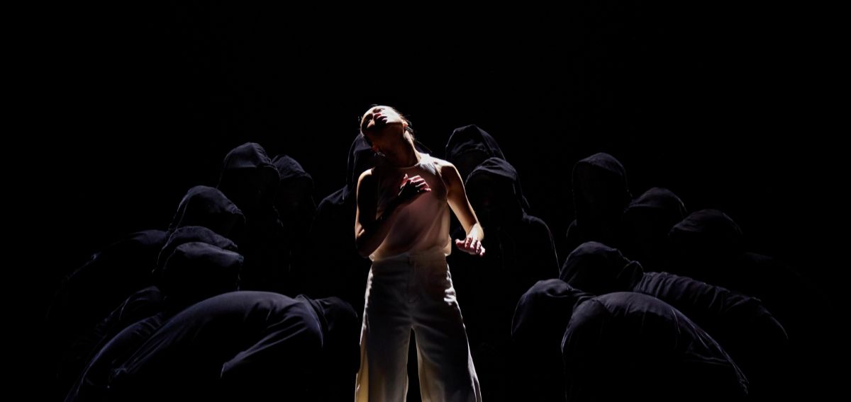 Pei Lun Lai in Crystal Pite’s ‘Frontier’. © Cameron Sparling.