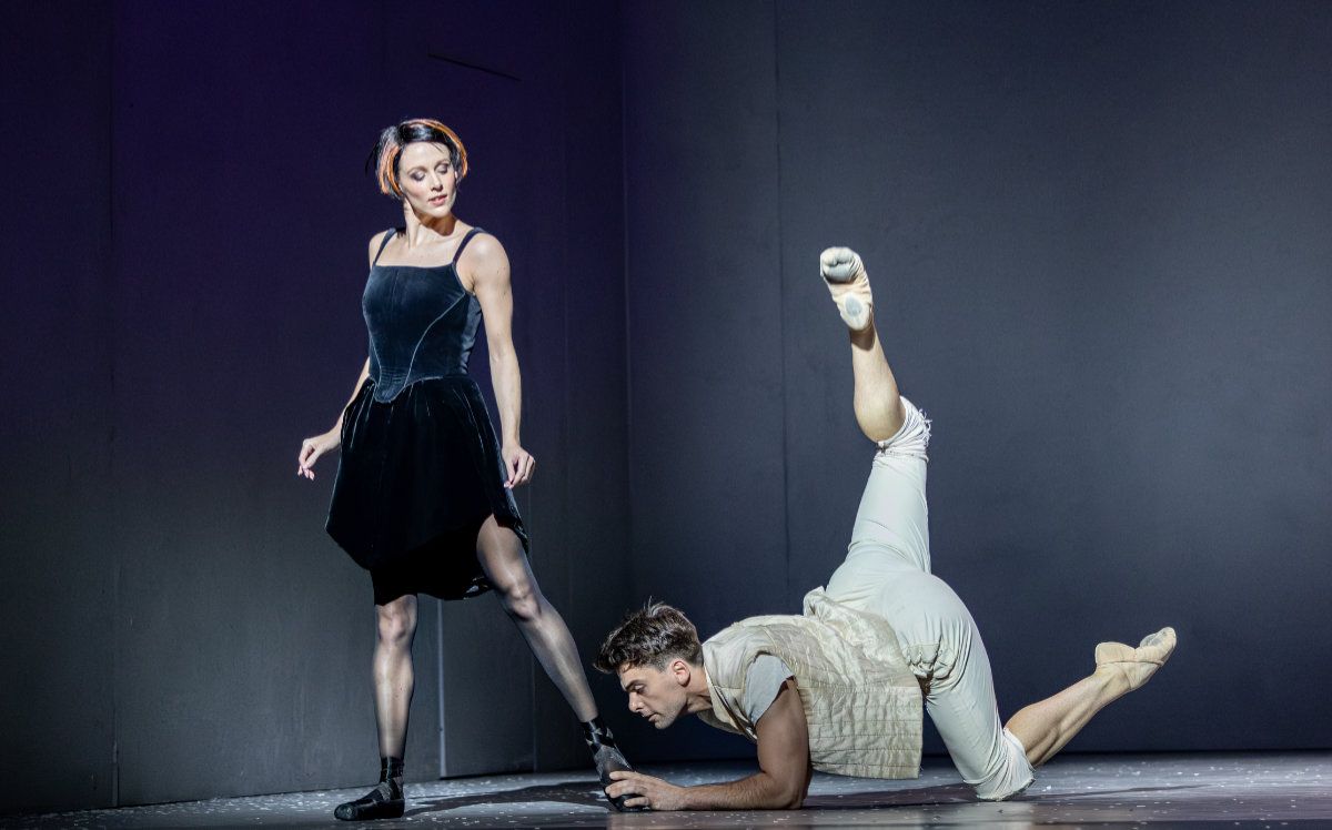 Roseanna Leney as Mary & Evan Loudon as Darnley in Scottish Ballet’s ‘Mary, Queen of Scots’. © Andy Ross.