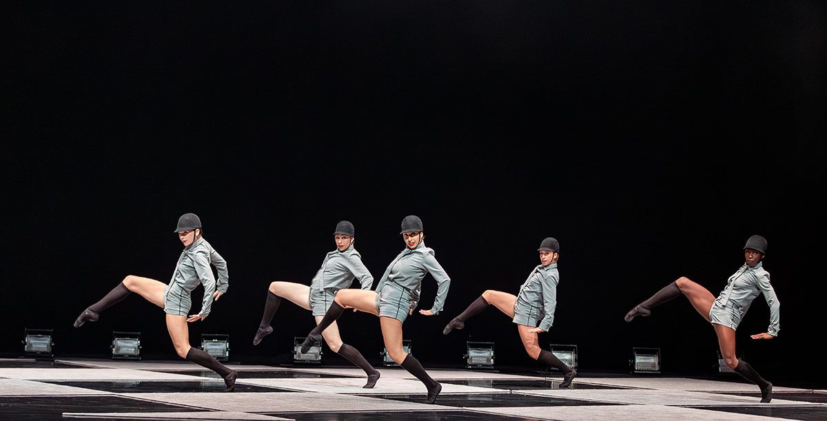 Scottish Ballet in Cayetano Soto’s ‘Schachmatt’. © Andy Ross