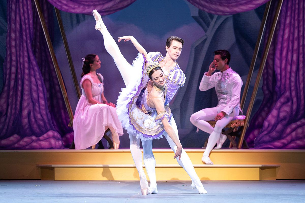 Emma Hawes, as the Sugar Plum Fairy, with Aitor Arrieta, in ‘Nutcracker’. © @FoteiniPhoto.