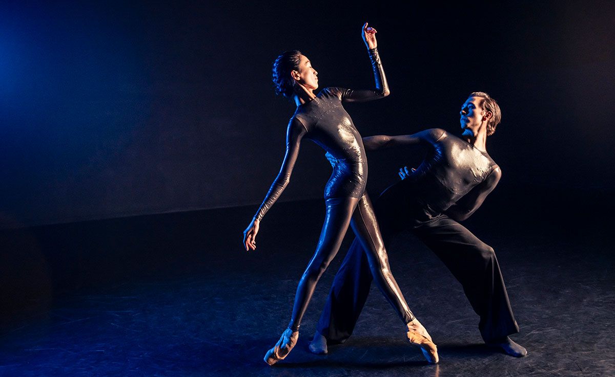 Sangeun Lee and Gareth Haw in Jordan James Bridge’s Terra Astra. © Viktor Erik Emanuel