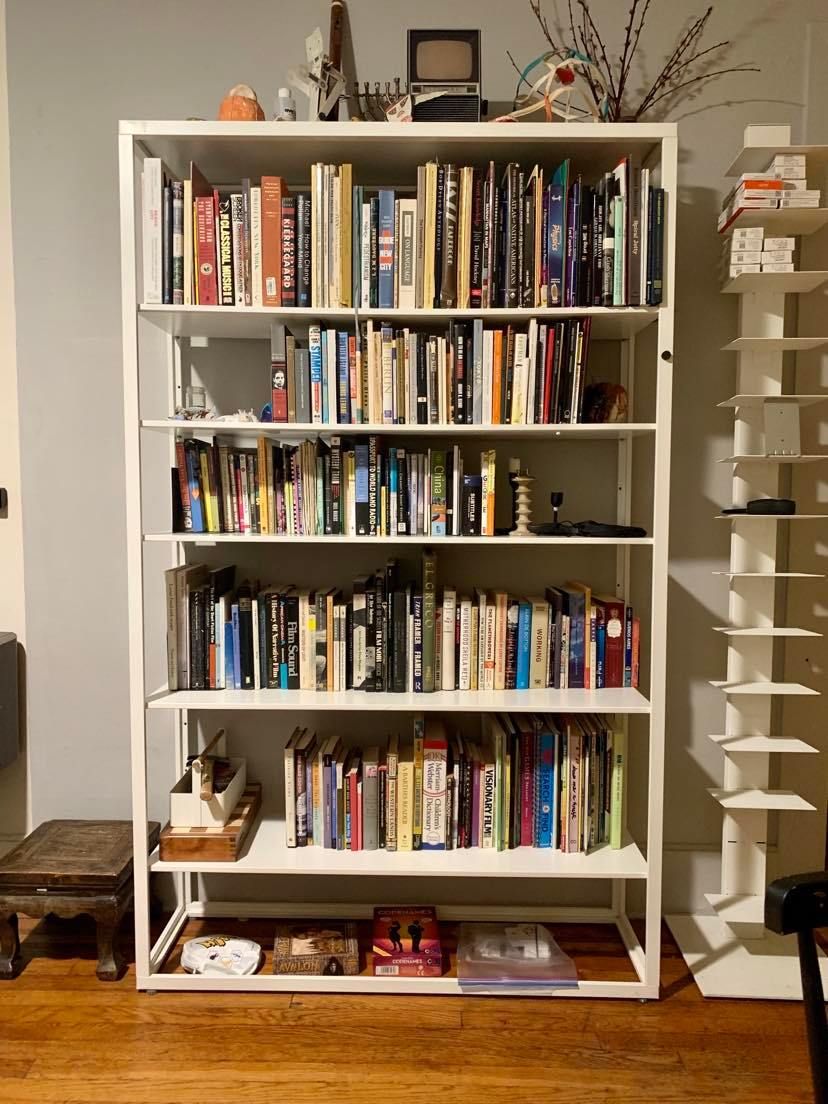 Bookshelf in Airbnb