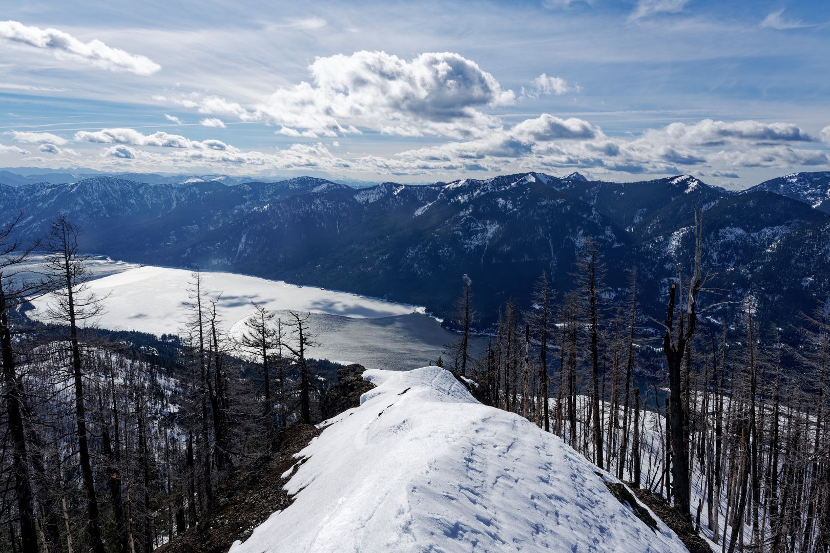 Cle Elum Lake from point 5159