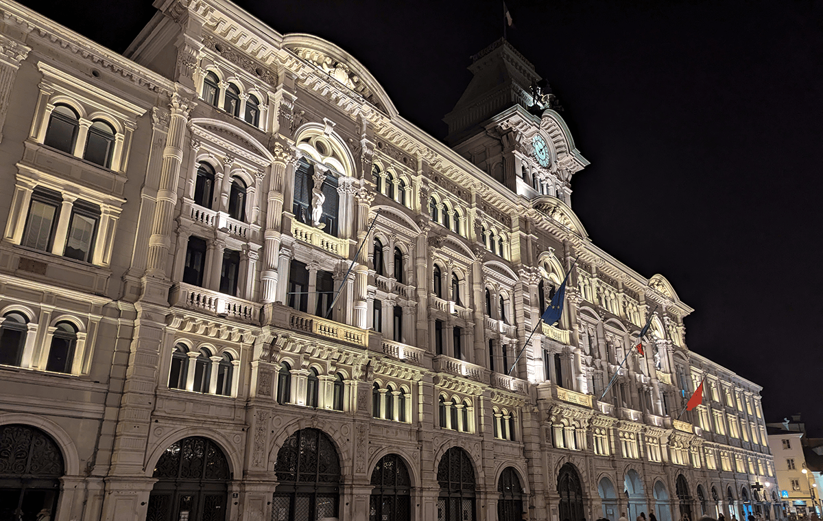 La façade de la Sala Comunale d’Arte, qui est une salle d’expositions