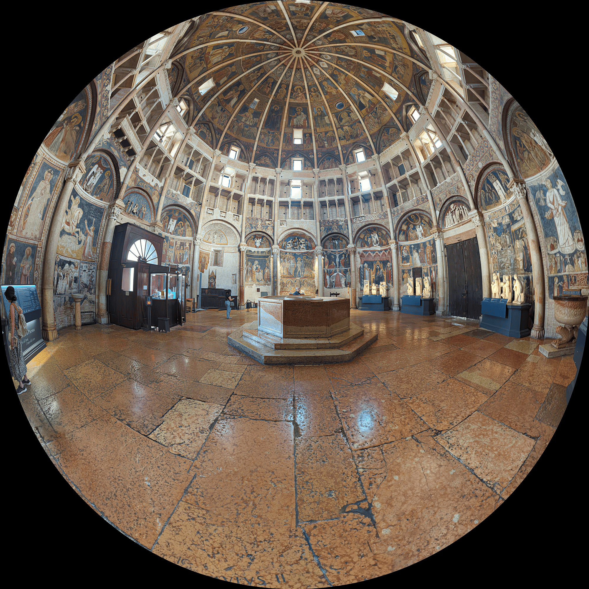 Une photosphère de l’intérieur du baptistère