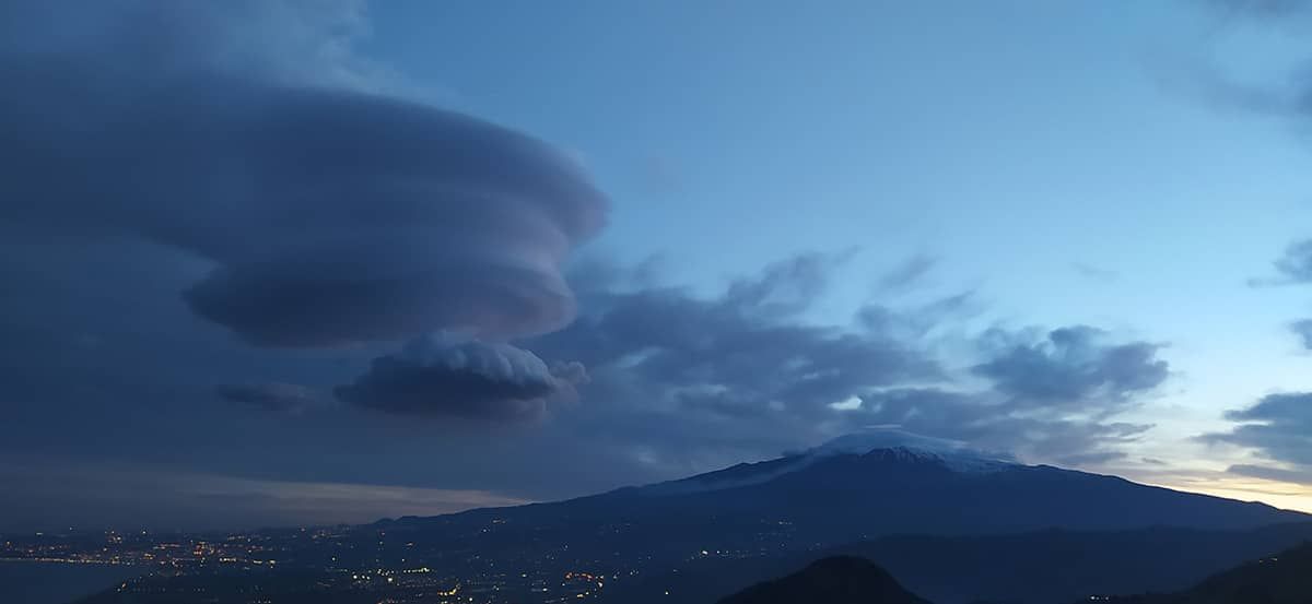 Adieu à l’Etna et sa théorie d’incroyables nuages