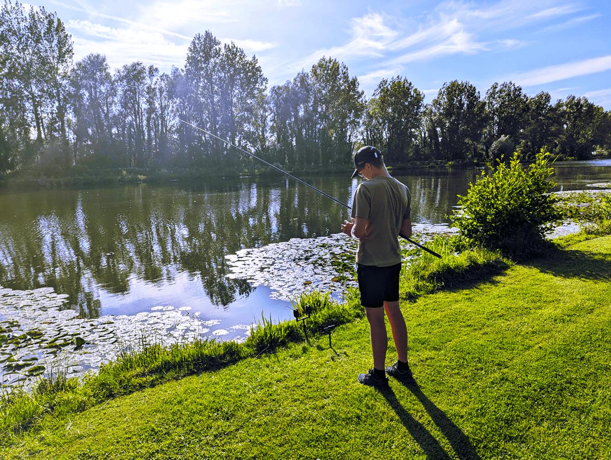 Le neveu pêcheur en pleine passion