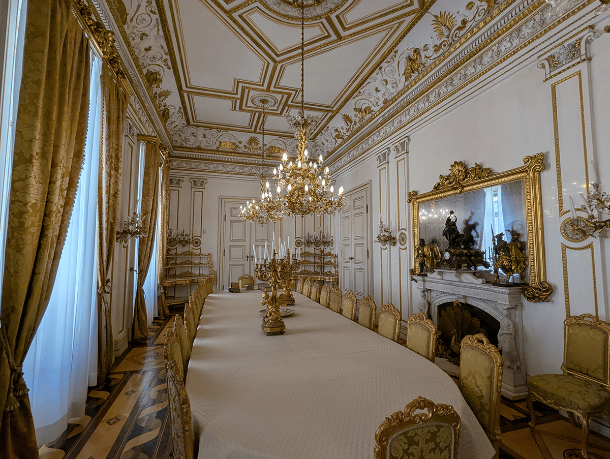 Une modeste salle à manger