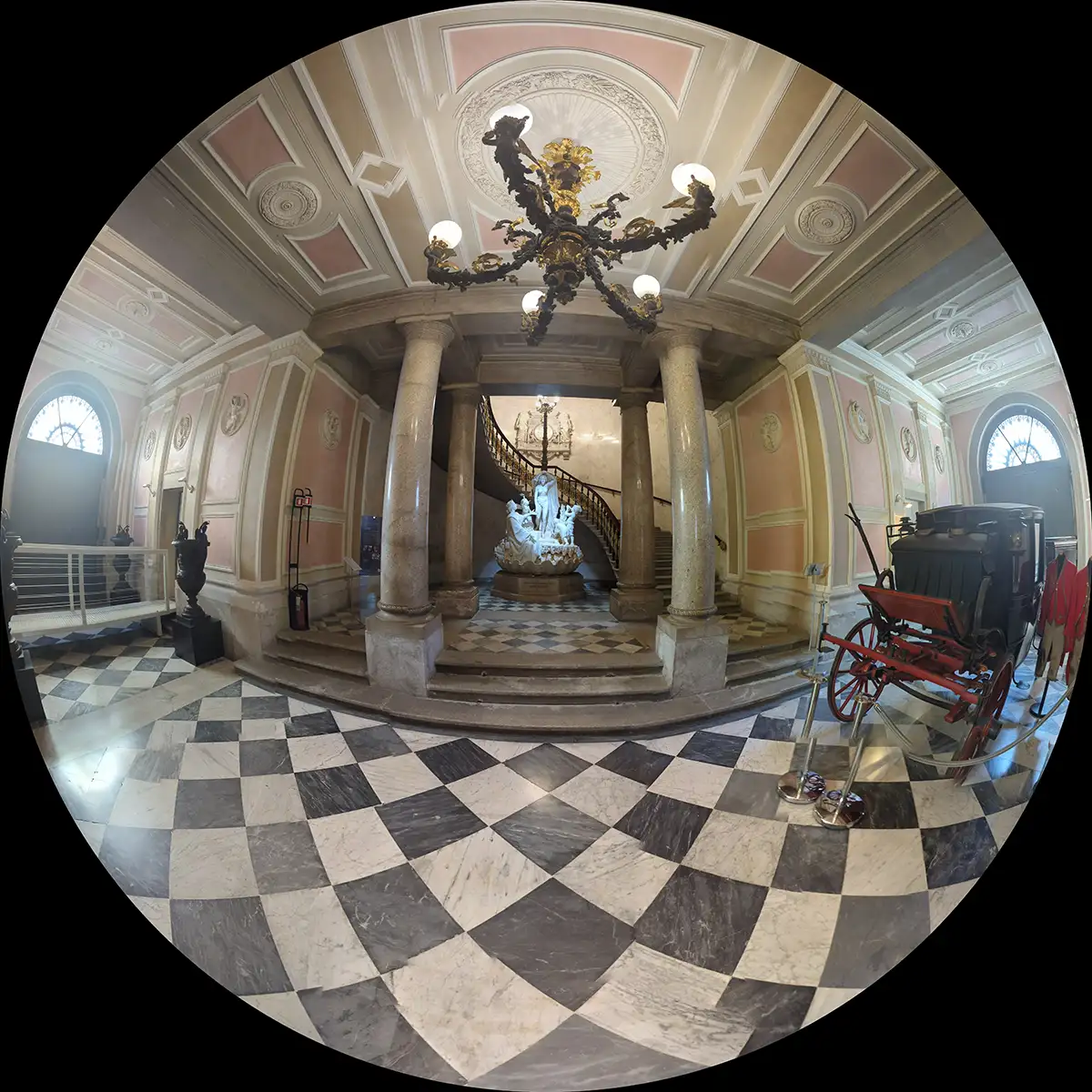 La cage d’escalier en photosphère