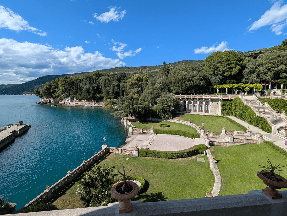 Vue du quai depuis l’une des salles à manger