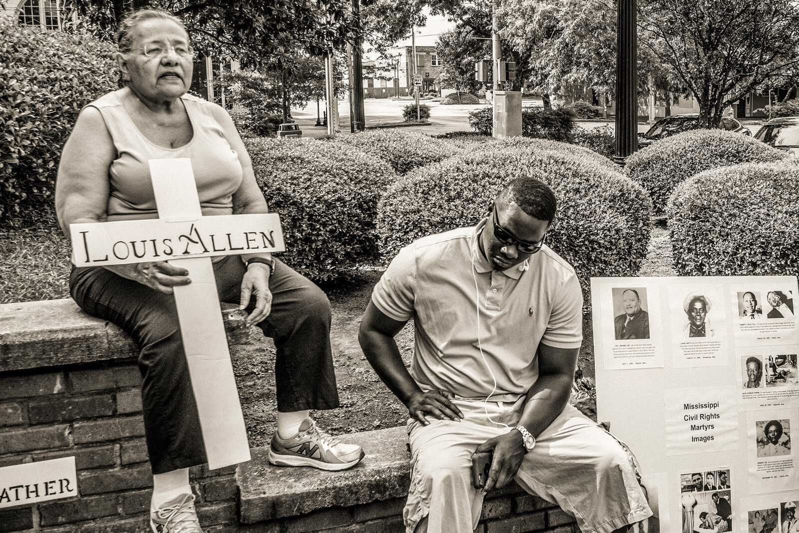 Diane Nash outside the Lauderdale County Courthouse in Meridian, Miss. during a memorial for civil rights martyrs. Louis Allen was a Black man who was shot to death outside his home in Liberty, Miss. on January 31,1964. Photo by Ben Greenberg