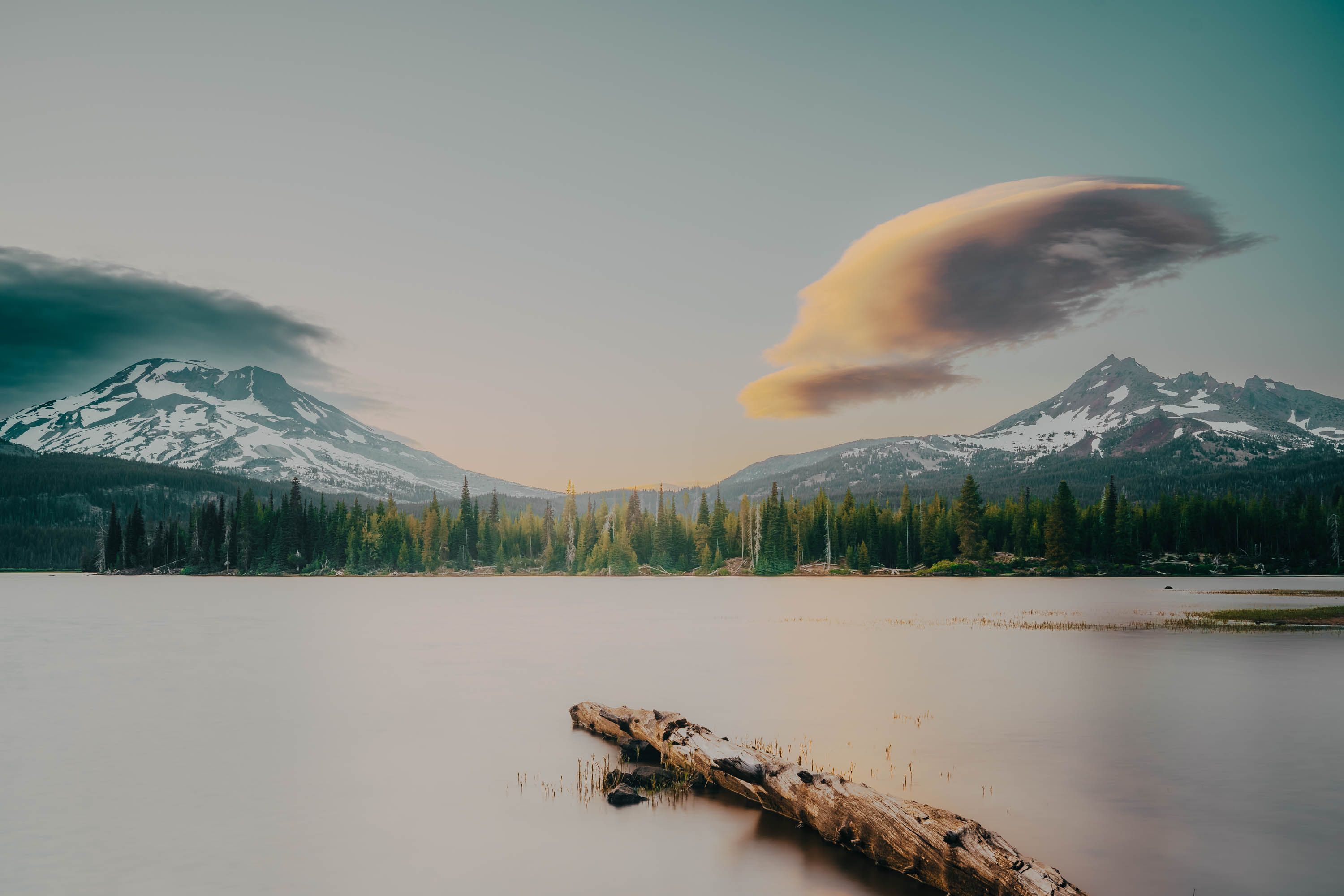 Sparks Lake in central Oregon