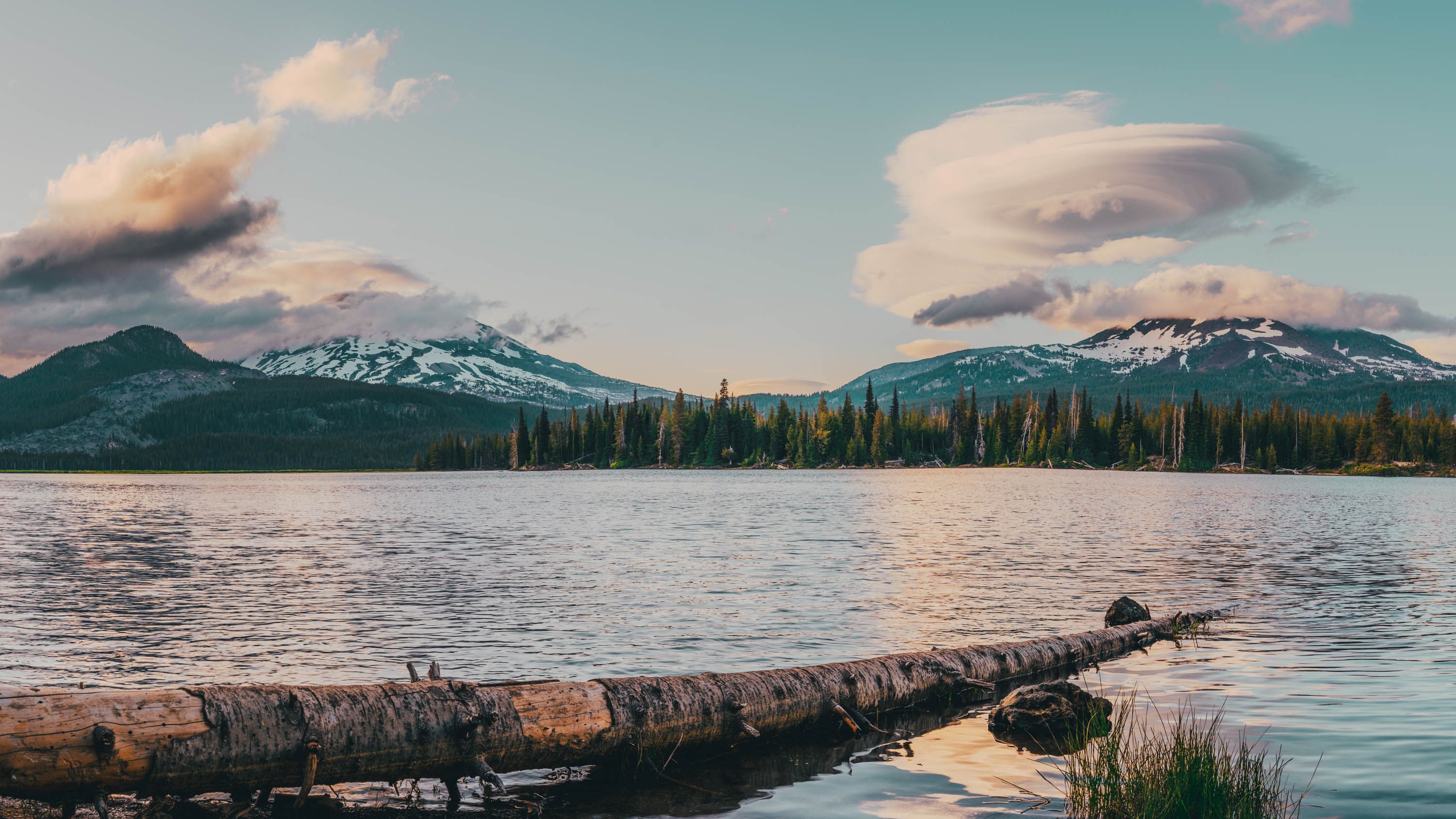 Sparks Lake panoramic in central Oregon