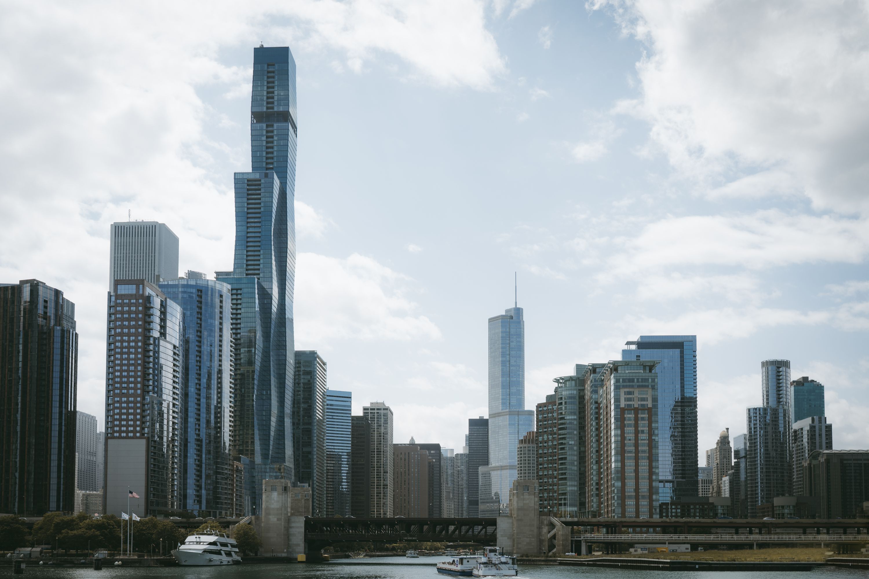 River boat tour in Chicago with a skyline view of the city