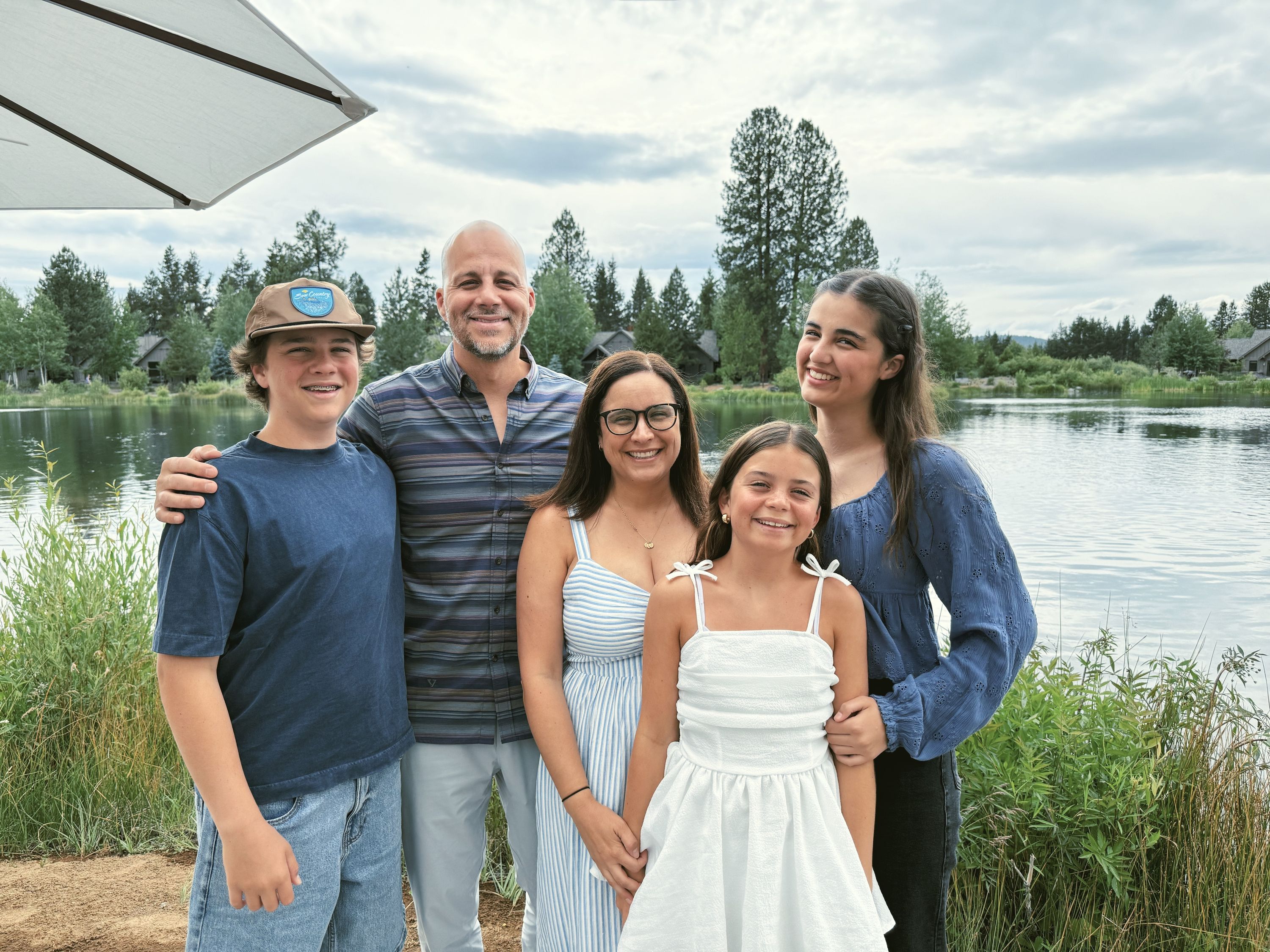 Family photo at dinner in Oregon