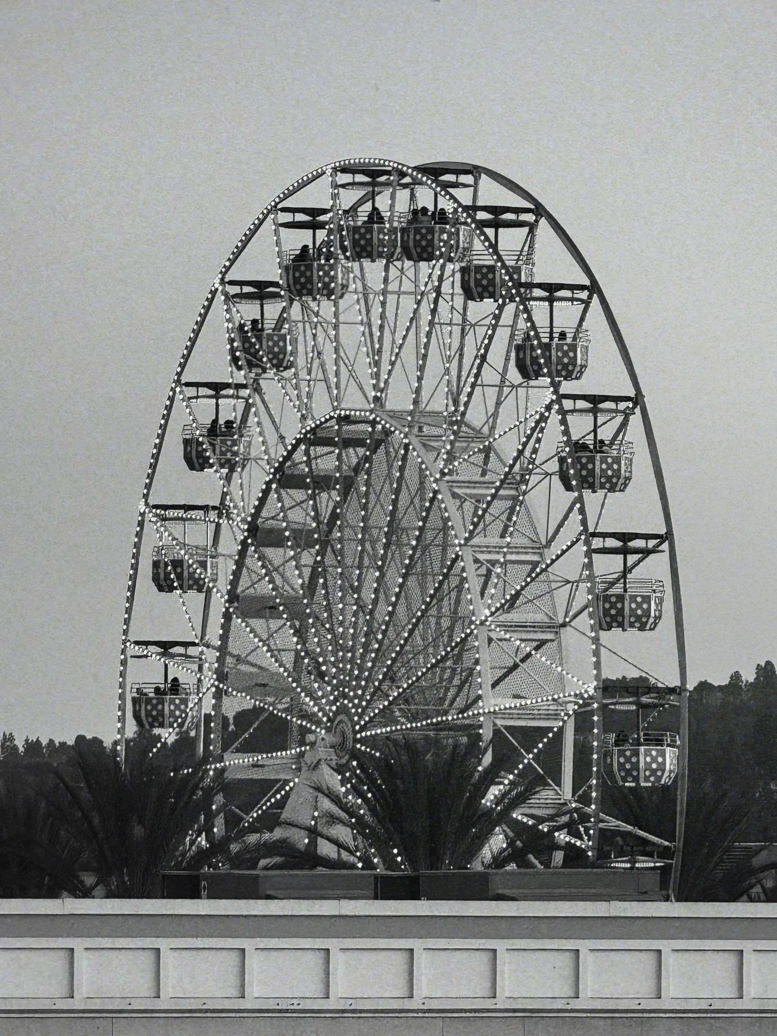 Ferris wheel at Irvine Spectrum