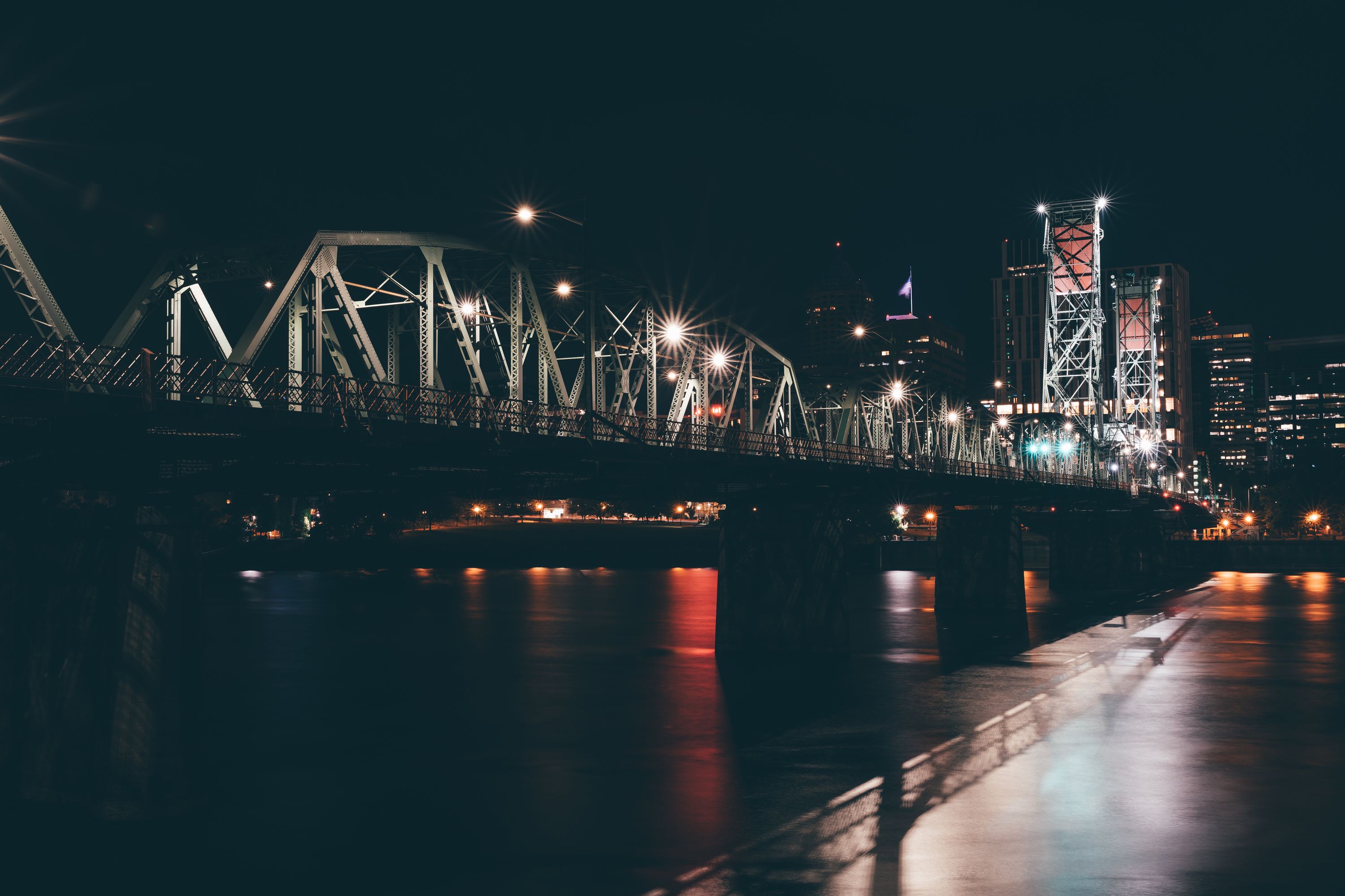 Hawthorne Bridge at night