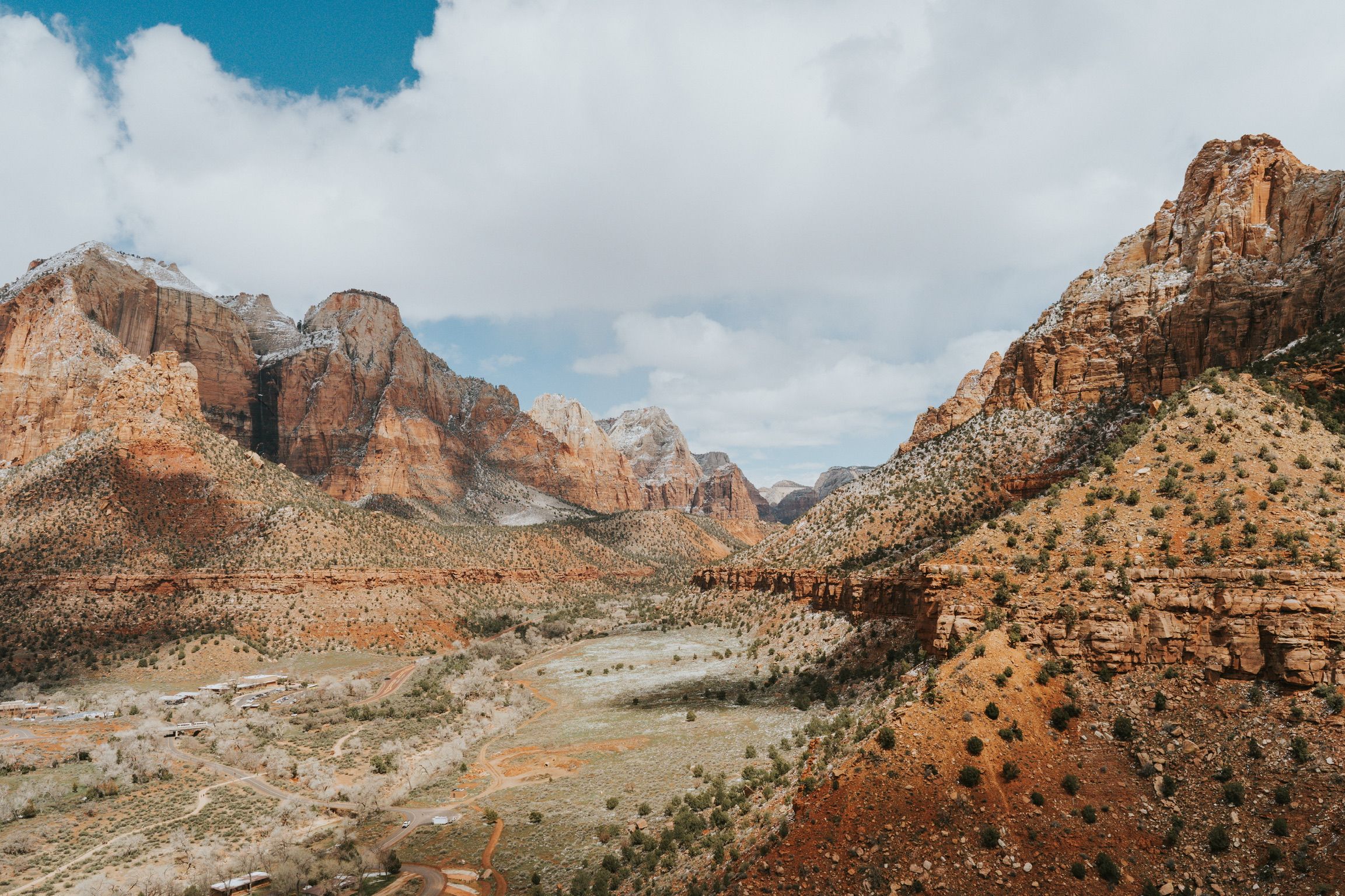 Watchman Valley trail in Zion