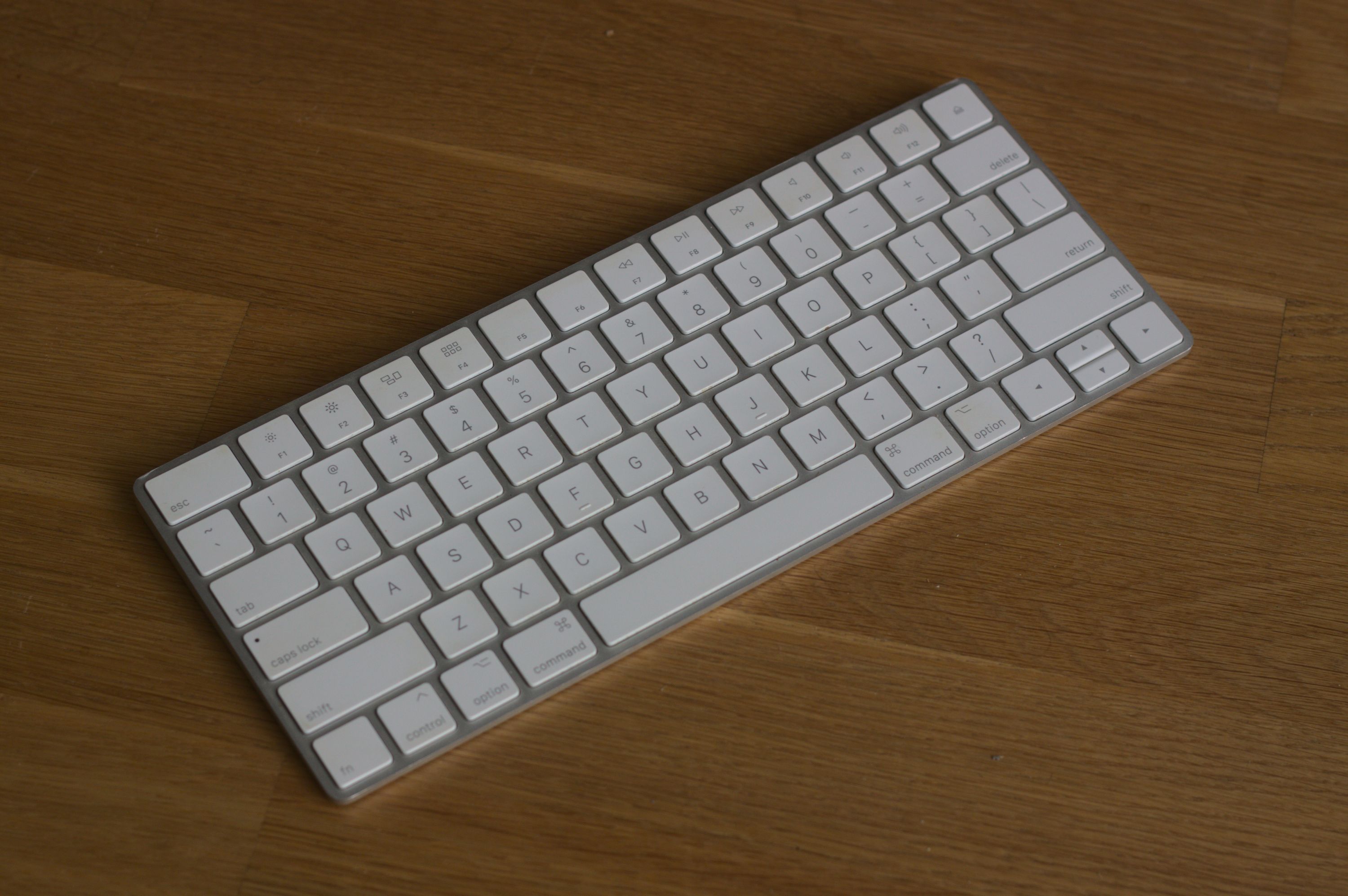 second-hand_apple_keyboard_magic_QWERTY_US