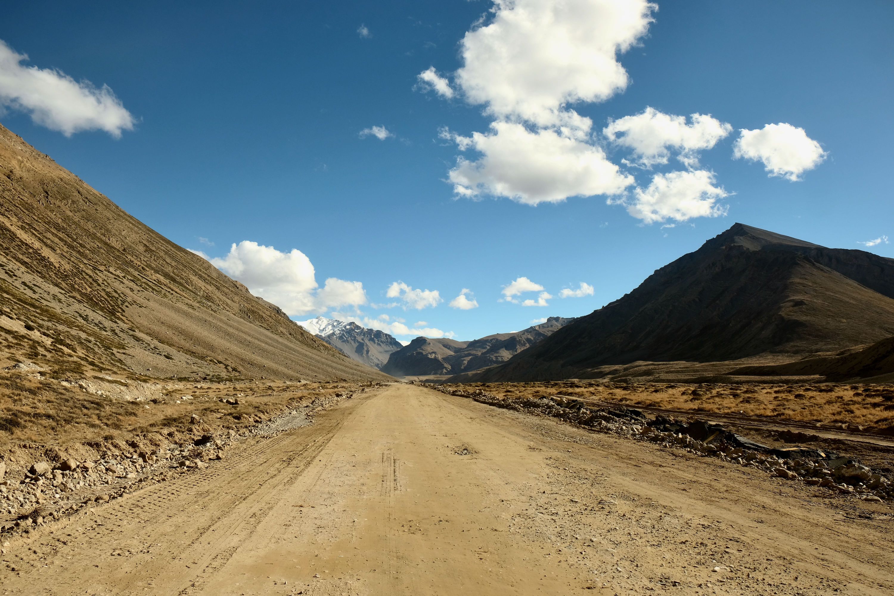 Somewhere between Lachalung La and Baralacha La. Ladakh, India. September 2021.