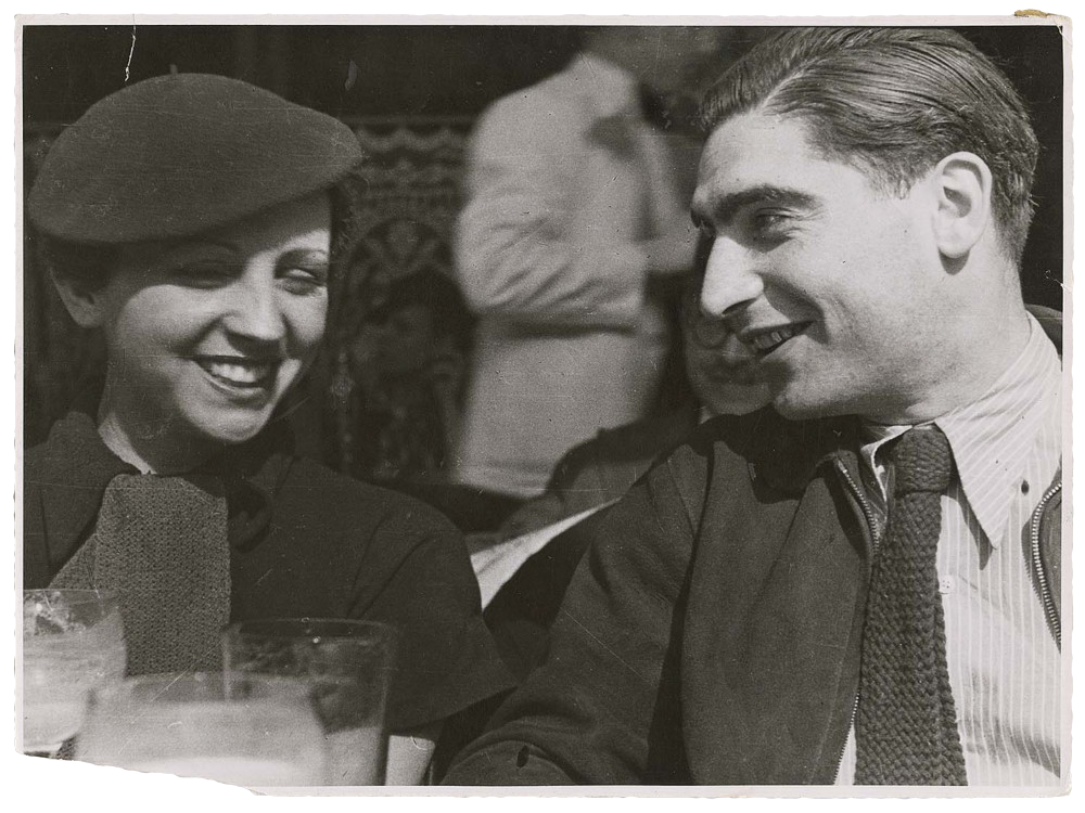 (fig. 5: A rare picture ofRobert Capa and Gerda Taro, together)