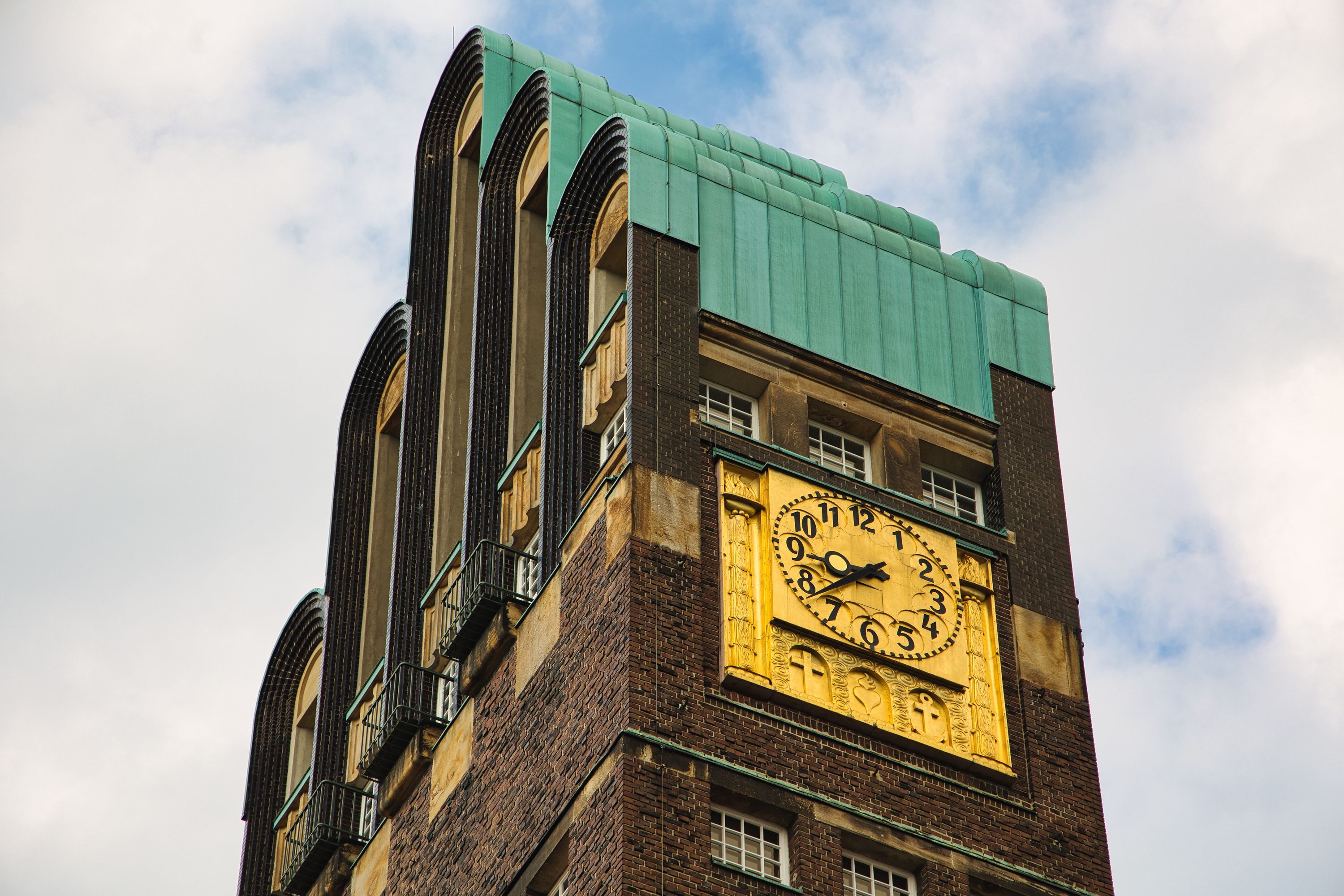 32 jugendstil clocktower