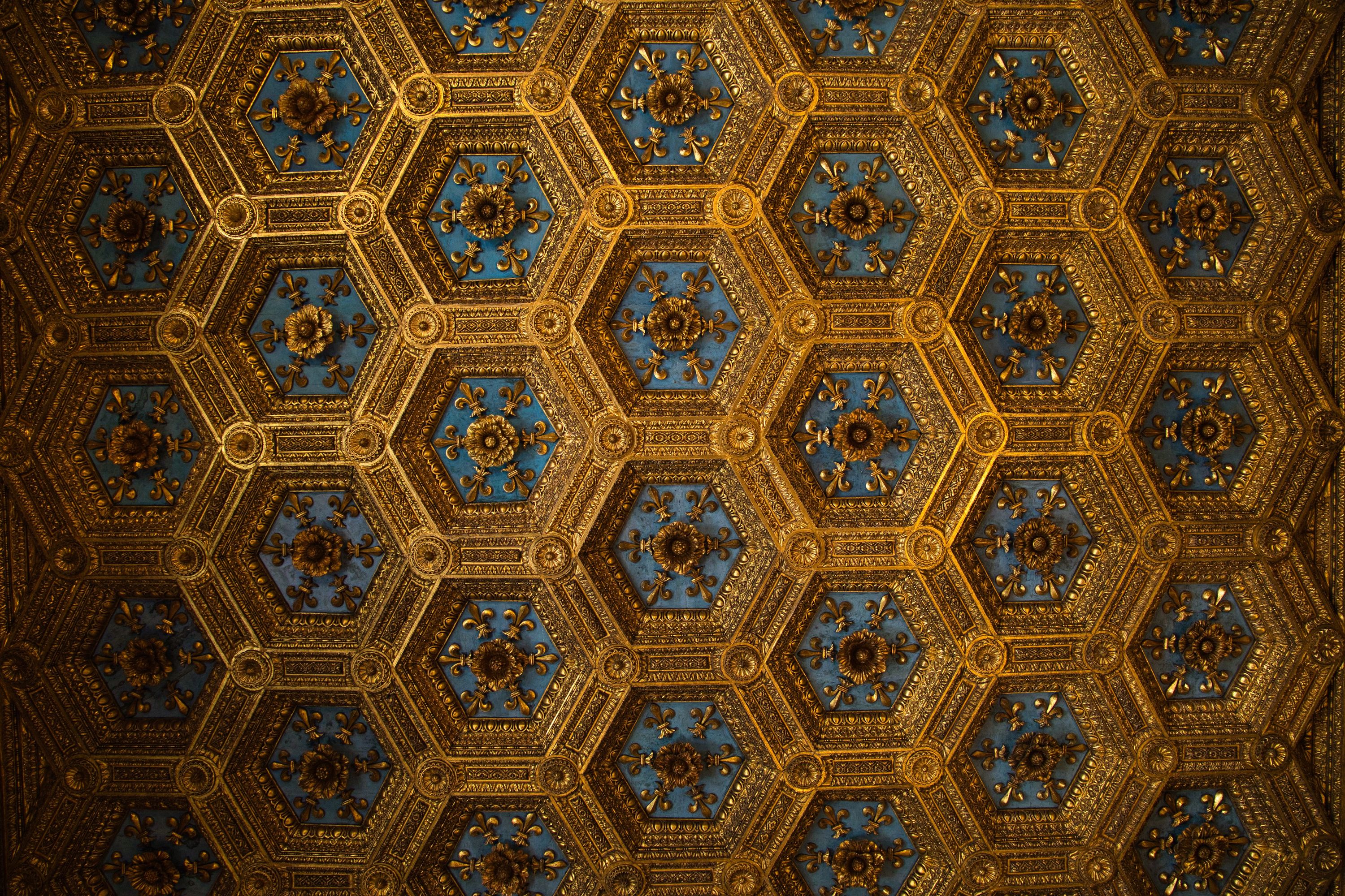 115 gilded ceilings