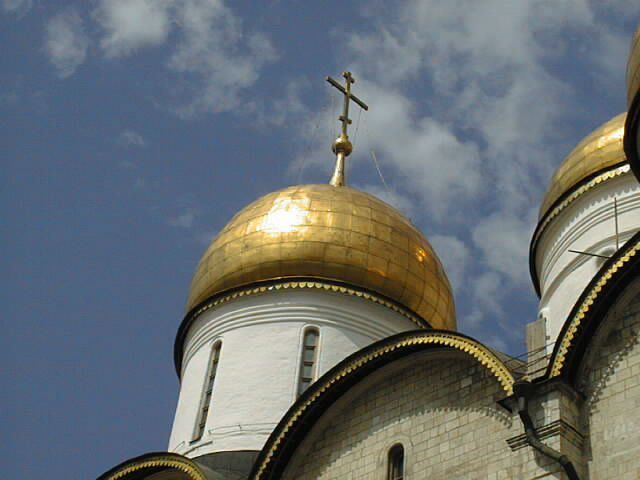 Kremlin church domes