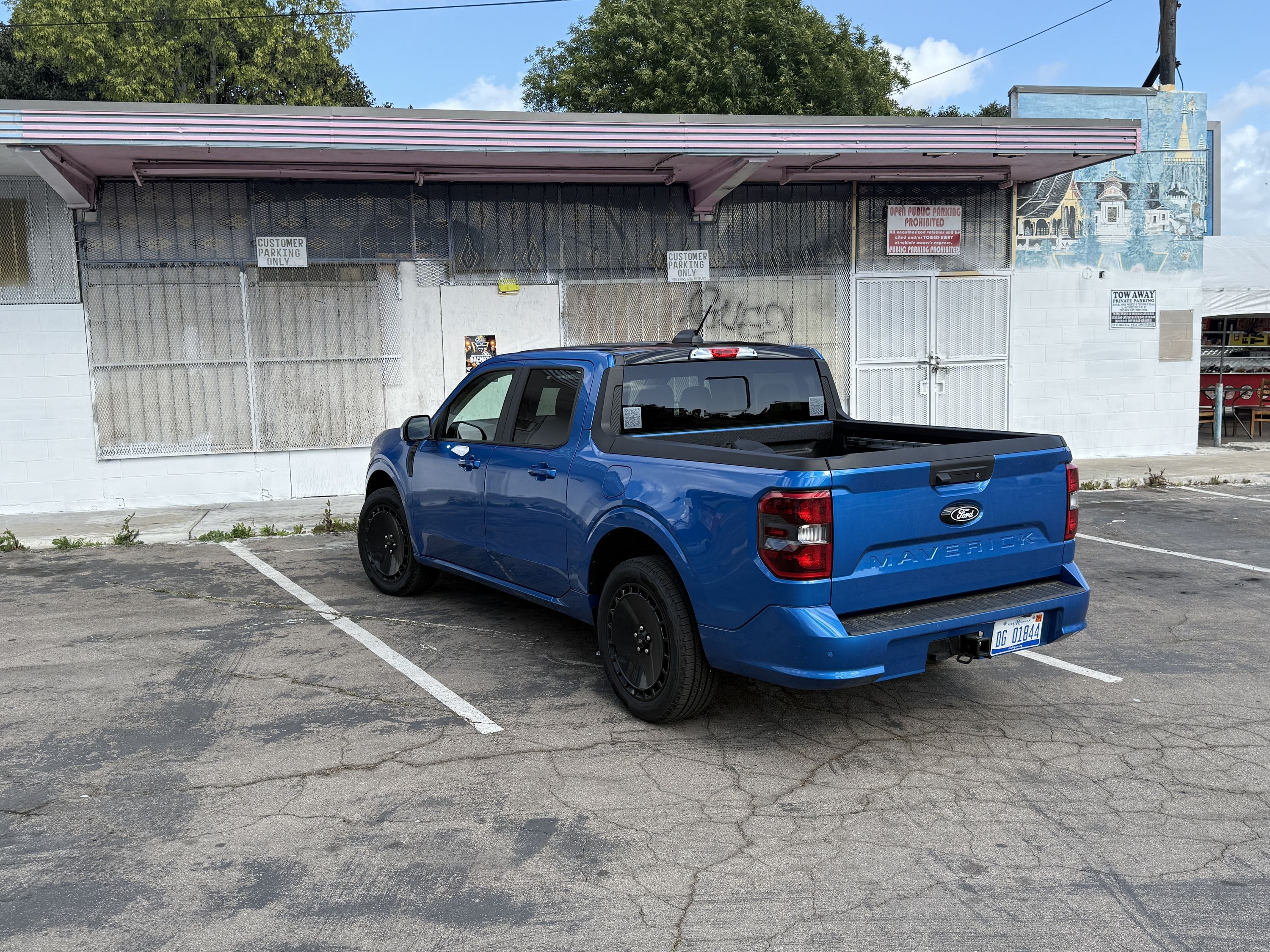 Press car - 2025 Ford Maverick Lobo - $37,000 est. - sport truck on monoblocks from the factory send me Seyth Miersma