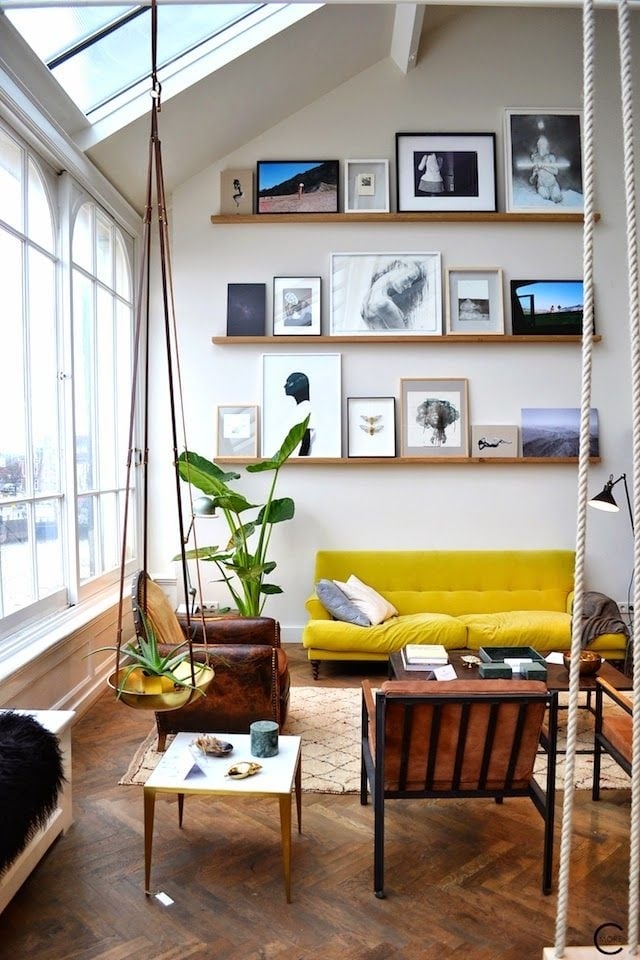 [shelf] [living room]