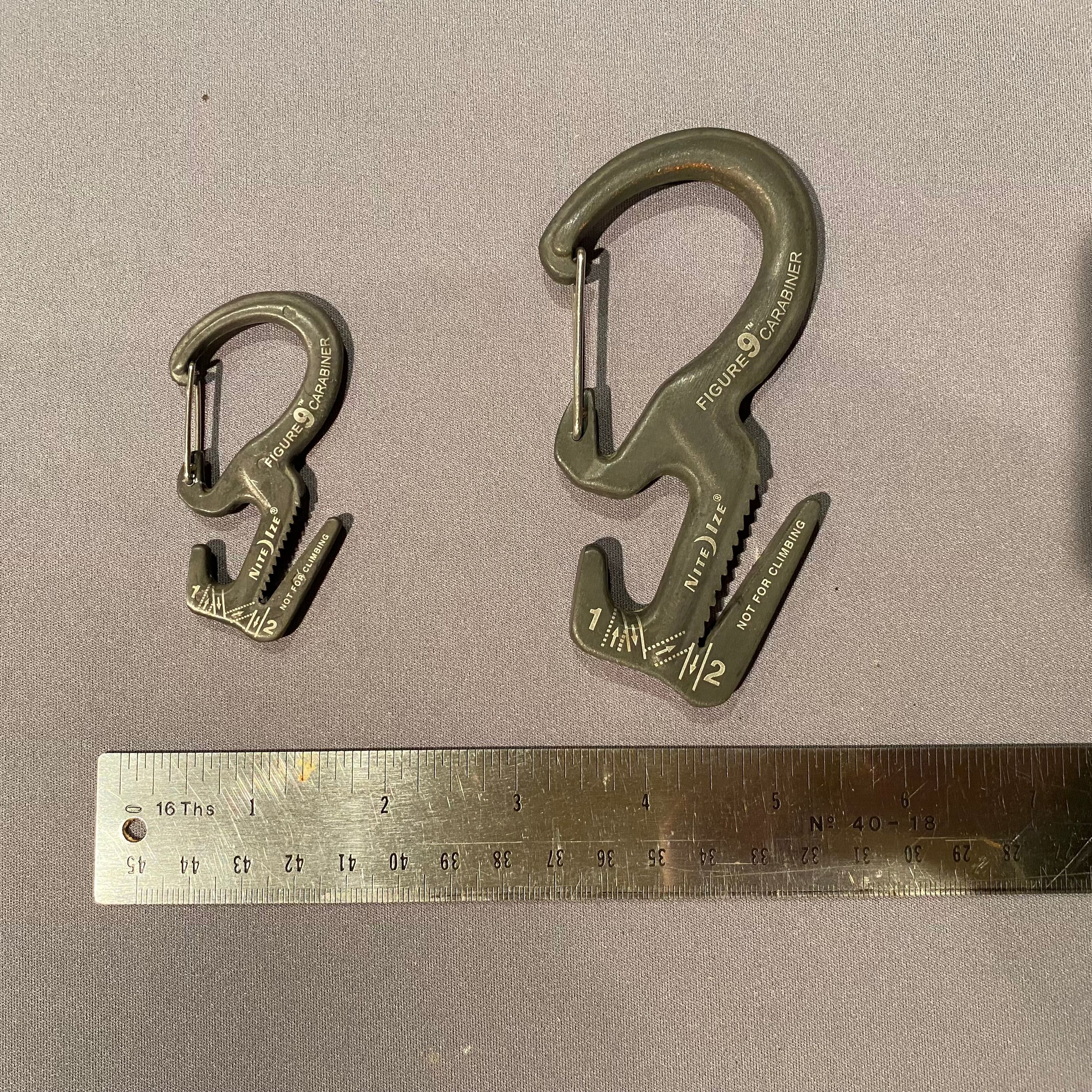 figure 9 carabiner