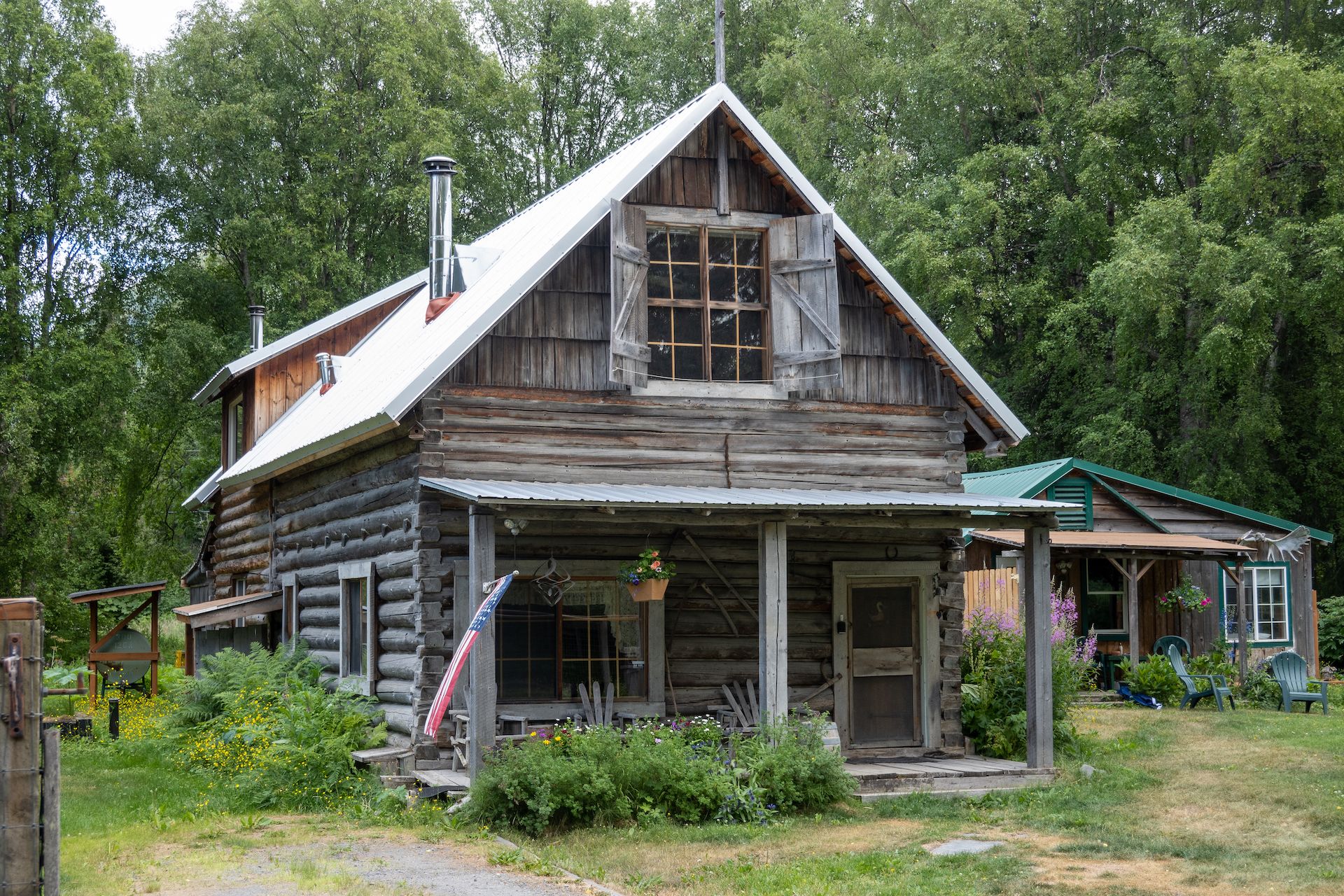 One of the many historic cabins in old Hope, AK