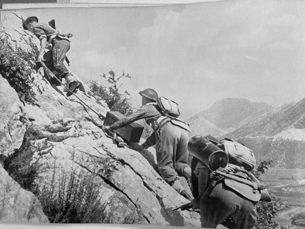 Polish forces haul supplies up into the mountainous Cassino sector, circa 1944. Image courtesy of the National Archives, Kew, London (WO 204/13019).