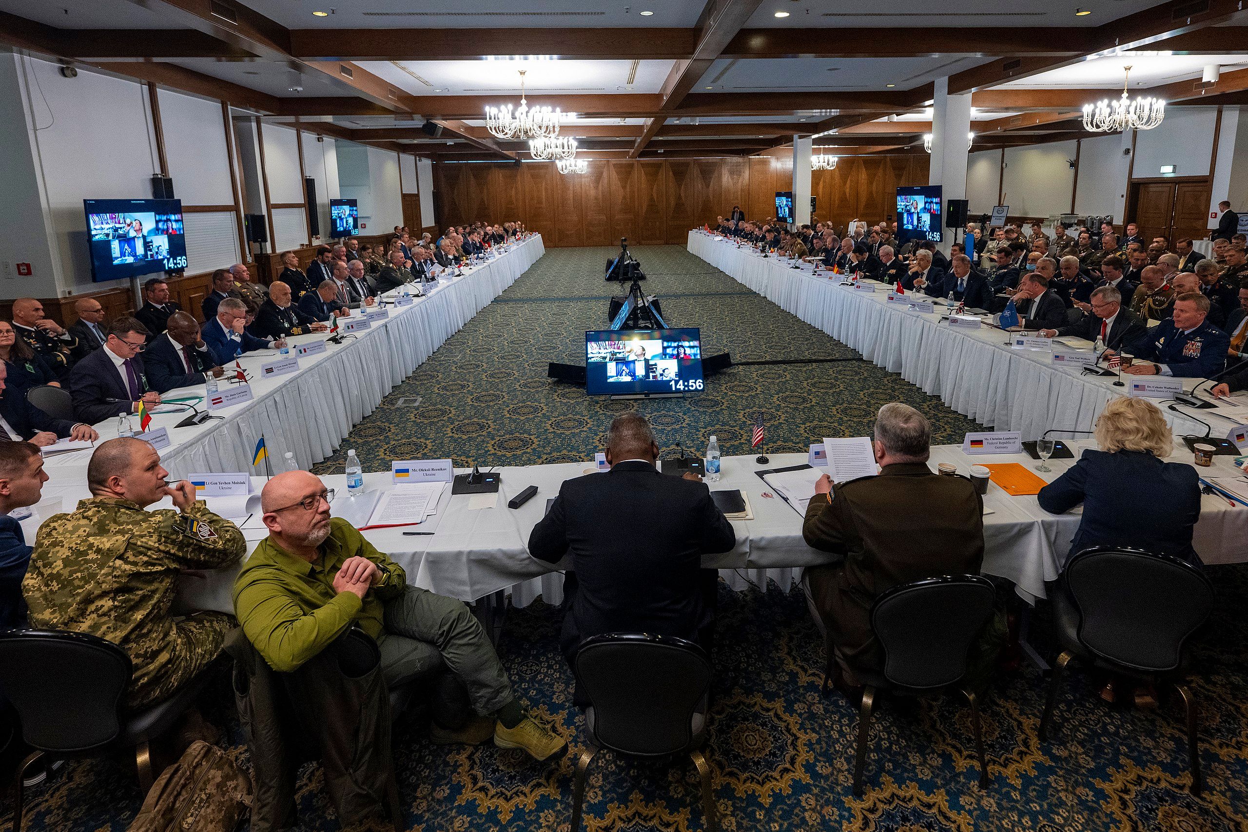 Secretary of Defense Lloyd J. Austin III hosts the Ukraine Defense Consultative Group with his NATO counterparts and other nations to discuss both the current and future defense needs of Ukraine, Ramstein Air Base, Germany, April 26, 2022. DoD photo by Chad J. McNeeley. Wikimedia Commons.
