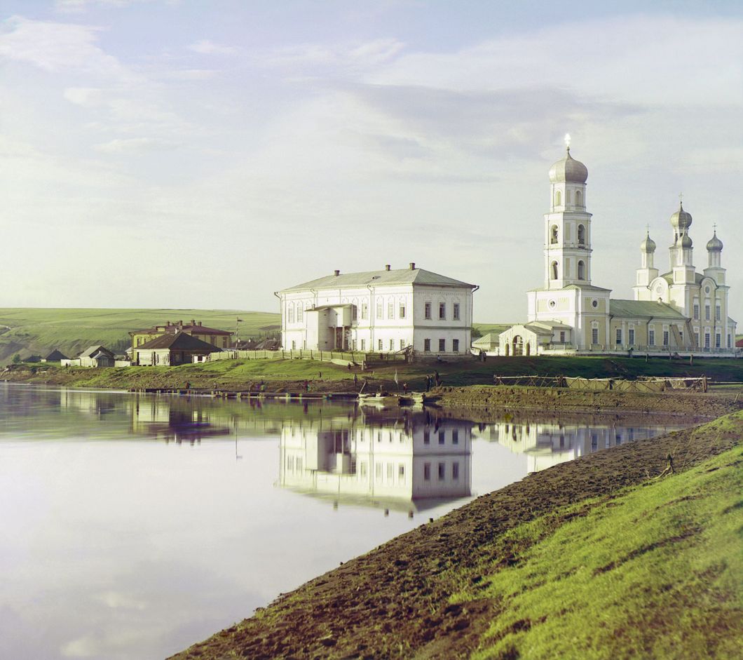 Church of the Nativity of Christ, in the village of Verkhnie Gorodki