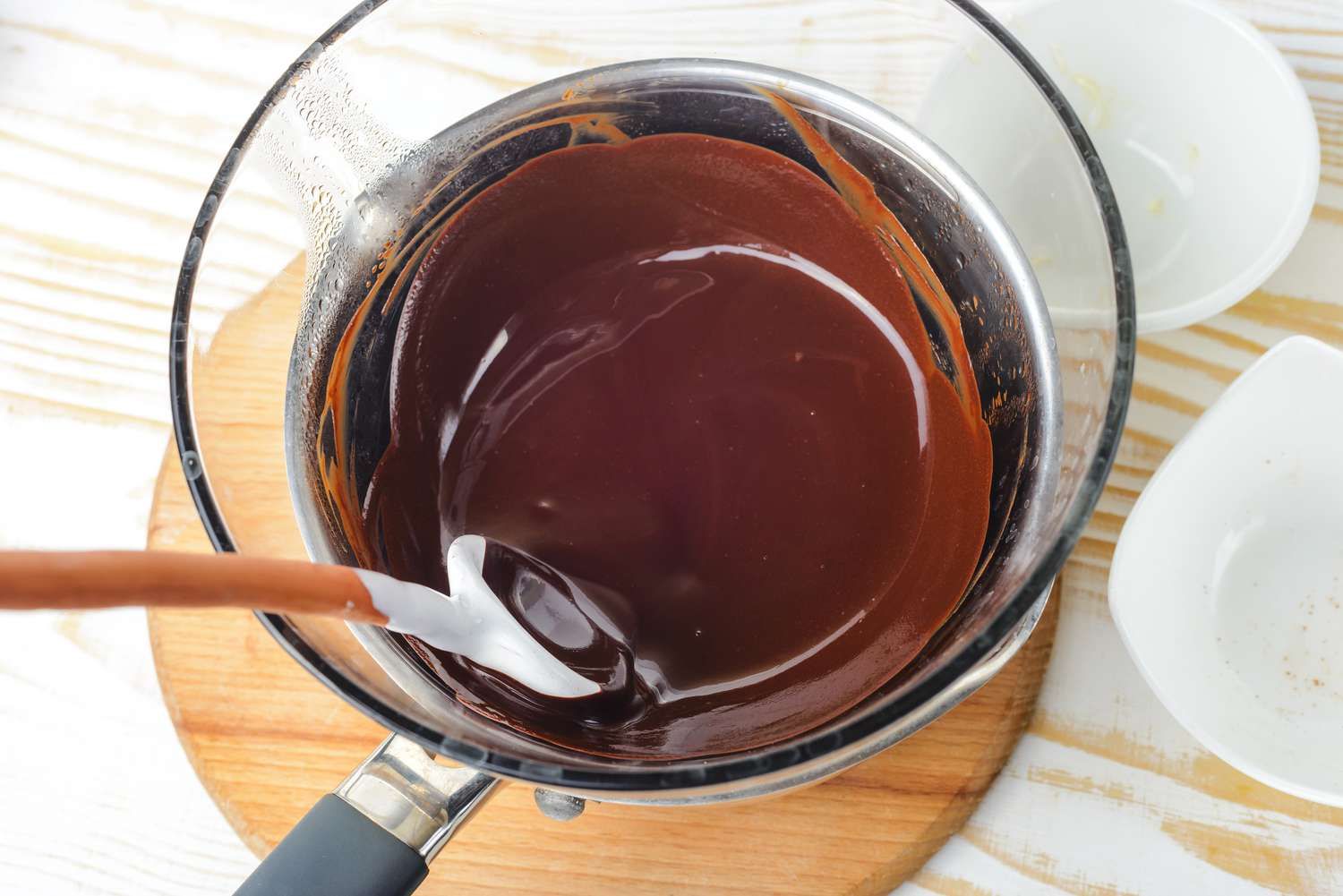../_attachments/How to Fix Melted Chocolate That Suddenly Turns Clumpy/2025-07-27-1024-img-How to Fix Melted Chocolate That Suddenly Turns Clumpy.jpg