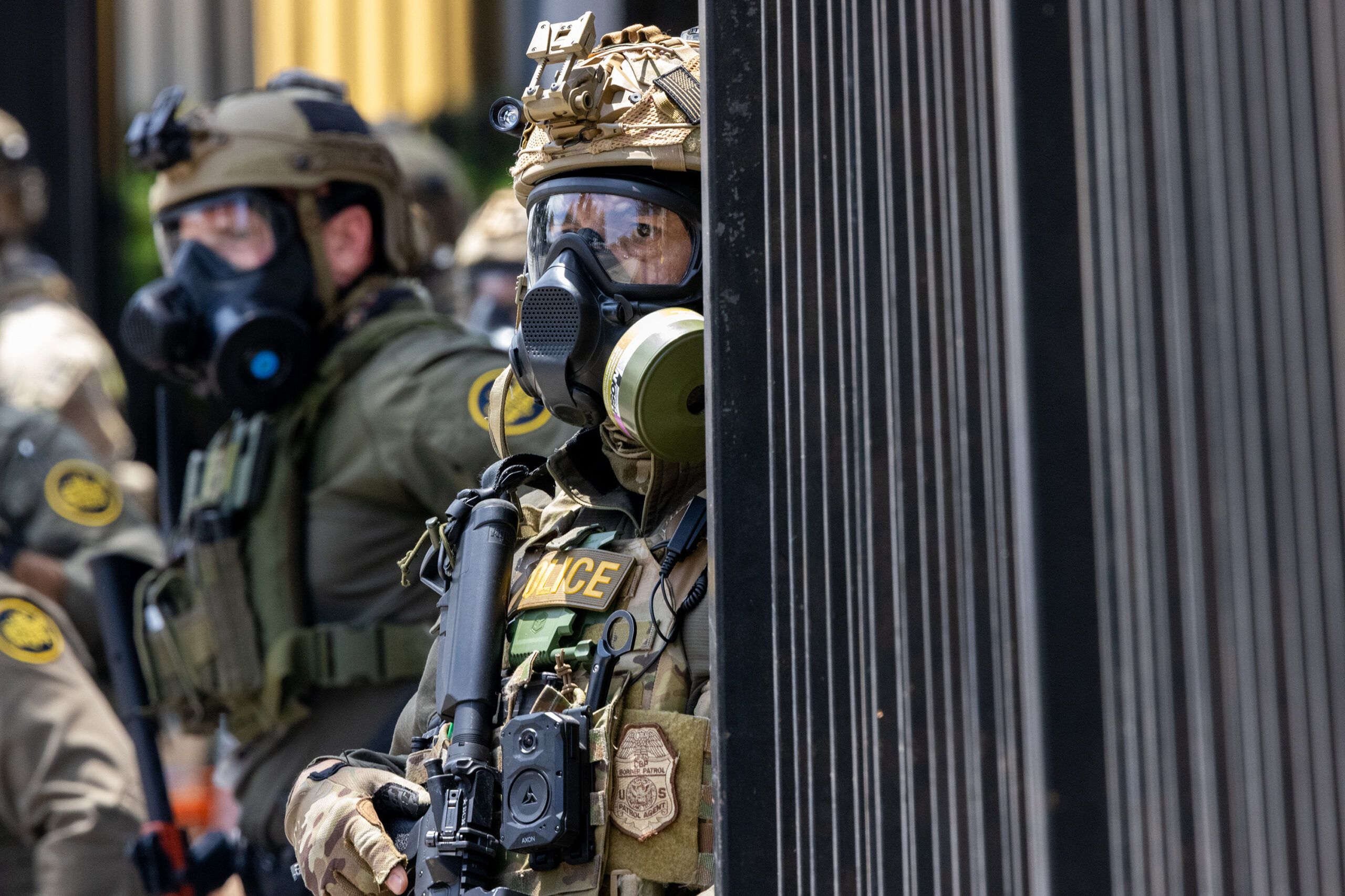 ../_attachments/Masked, Armed and Forceful Finding Patterns in Los Angeles Immigration Raids - bellingcat/2025-07-27-1024-img-Masked, Armed and Forceful Finding Patterns in Los Angeles Immigration Raids - bellingcat.jpg