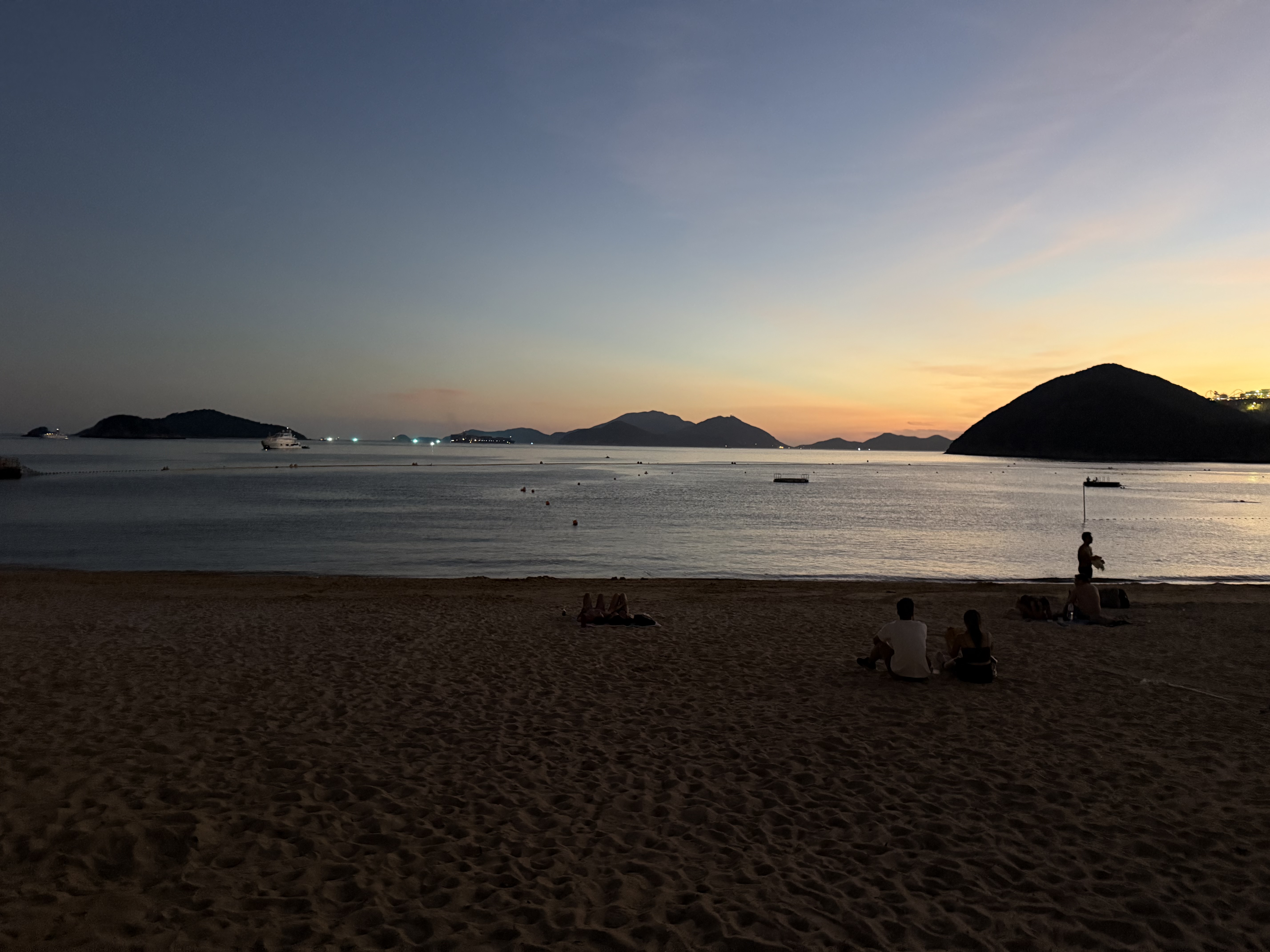 light fading on Repulse Bay in Hong Kong
